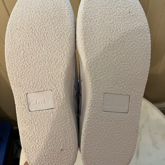 Clarks Craft Cup Hi White Leather Women's Casual High Top Sneakers (61236) - Picture 4 of 5